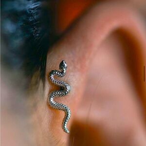 BVLA SNAKE PIERCING